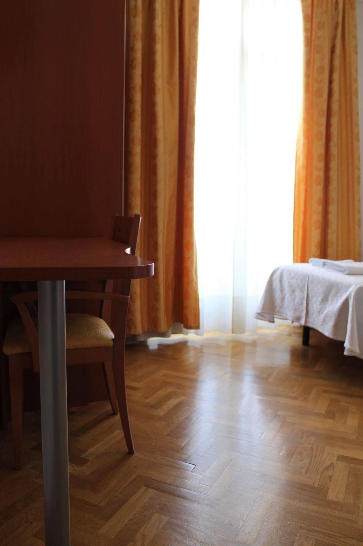 Hostal Jerez Madrid Dış mekan fotoğraf